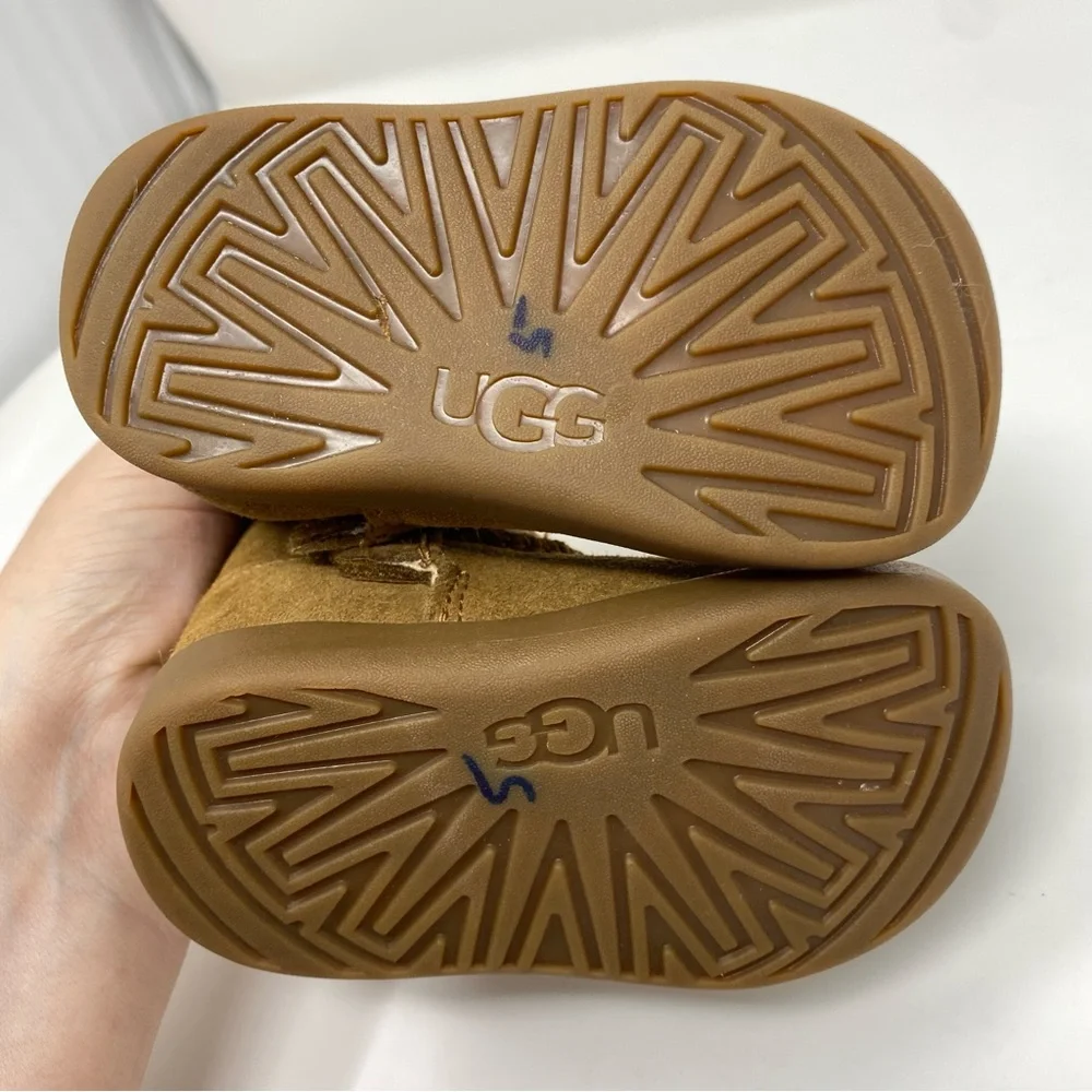 UGG Chestnut Boots Toddler Kids Size - Picture 5 of 7